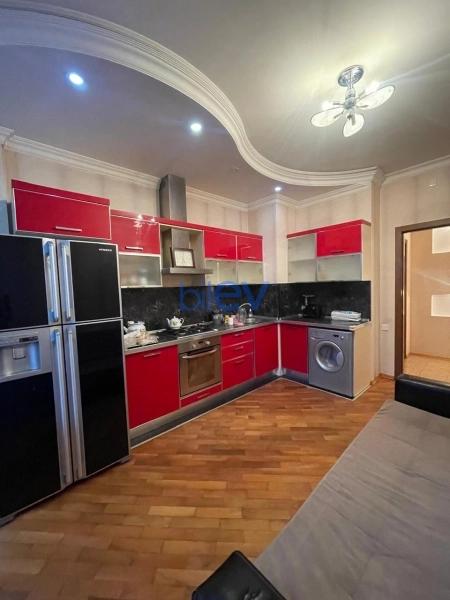Aylıq Kirayə 4 otaqlı Yeni Tikili bina evi  168m², Bakı