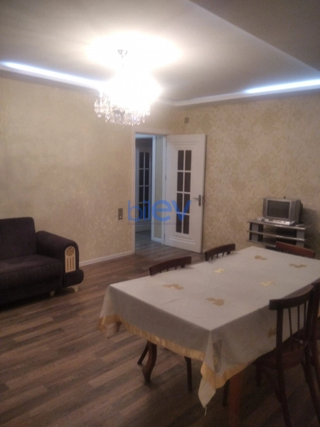 Aylıq Kirayə 3 otaqlı Köhnə Tikili bina evi  65m², Bakı