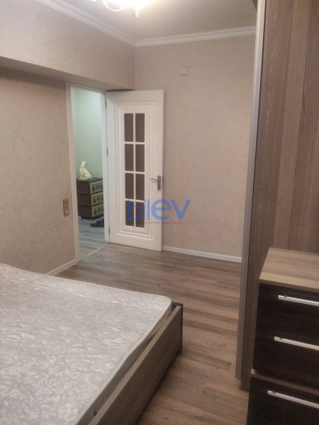Aylıq Kirayə 3 otaqlı Köhnə Tikili bina evi  65m², Bakı