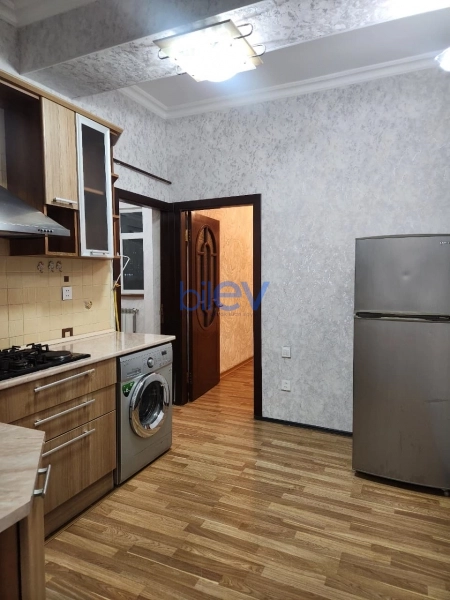 Aylıq Kirayə 2 otaqlı Yeni Tikili bina evi  65m², Bakı