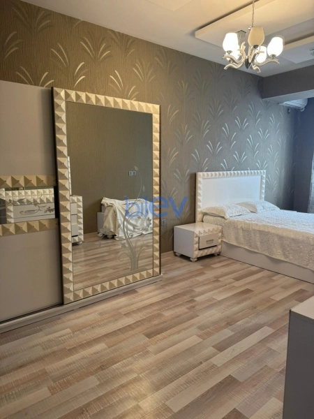 Aylıq Kirayə 3 otaqlı Yeni Tikili bina evi  150m², Bakı