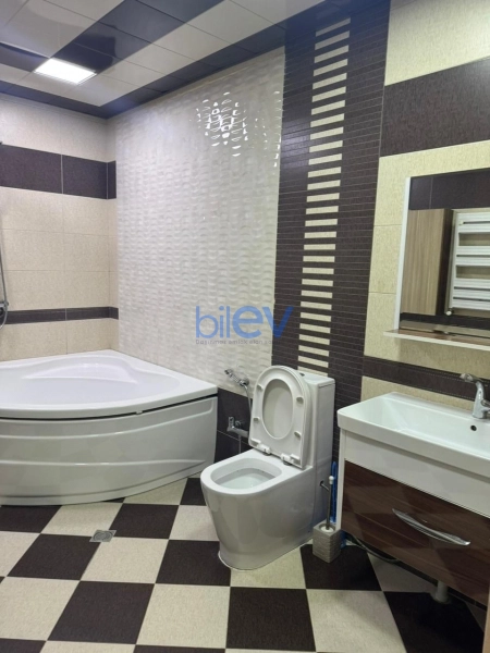 Aylıq Kirayə 3 otaqlı Yeni Tikili bina evi  150m², Bakı