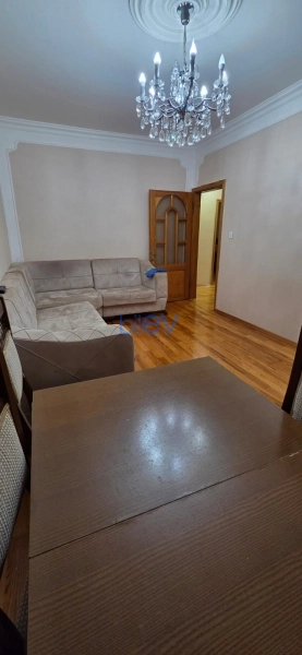 Aylıq Kirayə 2 otaqlı Köhnə Tikili bina evi  65m², Bakı