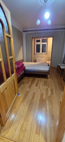 Aylıq Kirayə 2 otaqlı Köhnə Tikili bina evi  65m², Bakı