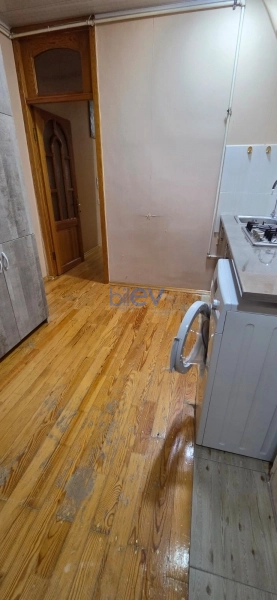 Aylıq Kirayə 2 otaqlı Köhnə Tikili bina evi  65m², Bakı
