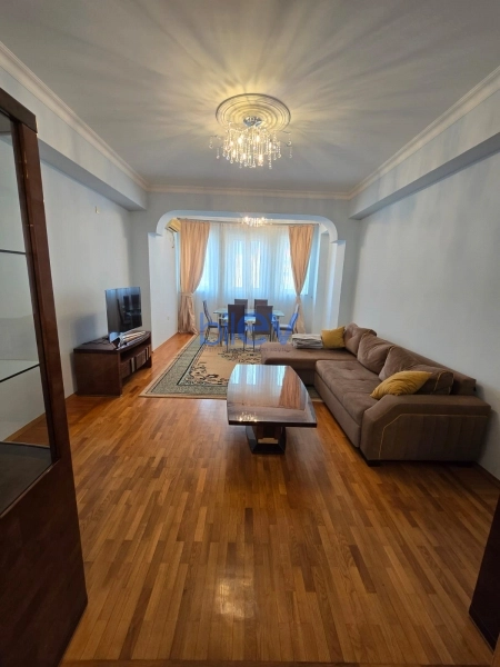 Aylıq Kirayə 3 otaqlı Yeni Tikili bina evi  125m², Bakı