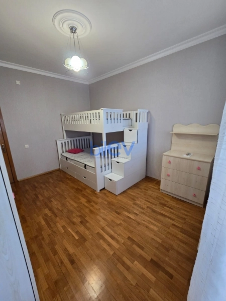 Aylıq Kirayə 3 otaqlı Yeni Tikili bina evi  125m², Bakı