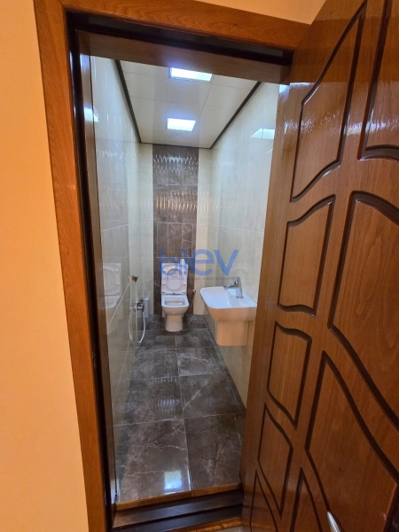 Aylıq Kirayə 3 otaqlı Yeni Tikili bina evi  125m², Bakı