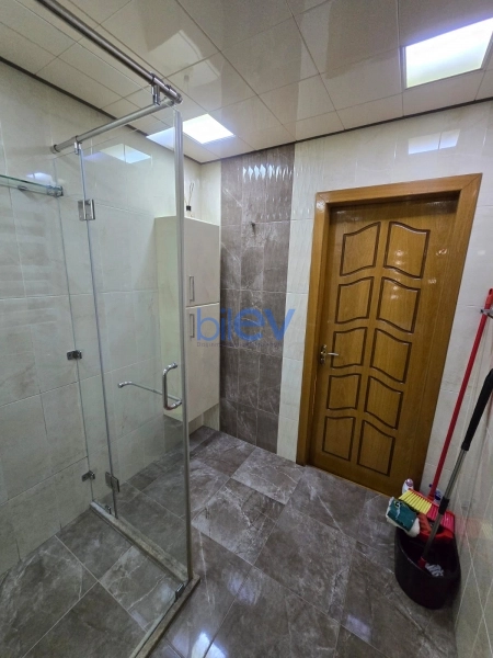 Aylıq Kirayə 3 otaqlı Yeni Tikili bina evi  125m², Bakı