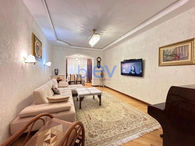Aylıq Kirayə 4 otaqlı Köhnə Tikili bina evi  140m², Bakı