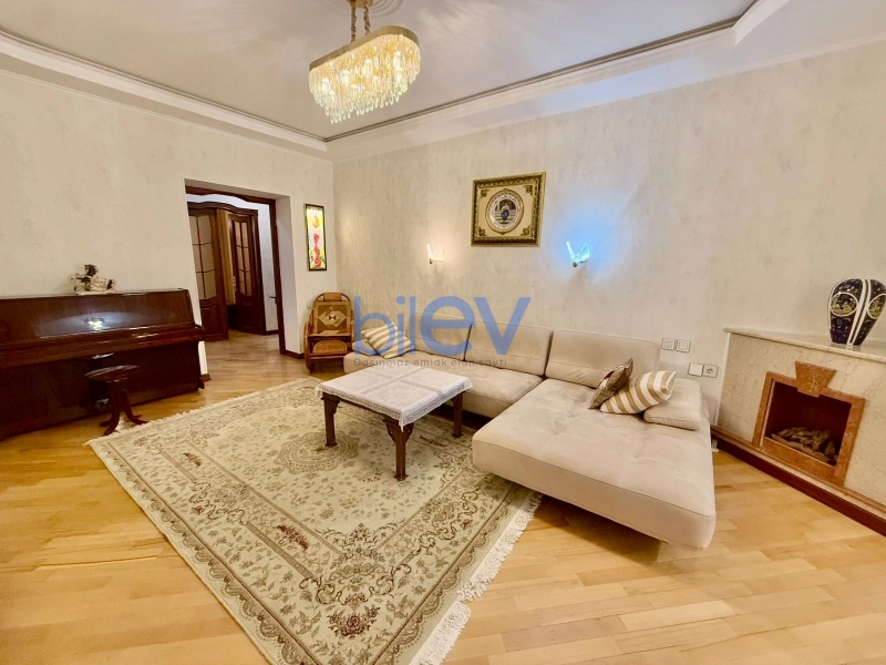 Aylıq Kirayə 4 otaqlı Köhnə Tikili bina evi  140m², Bakı