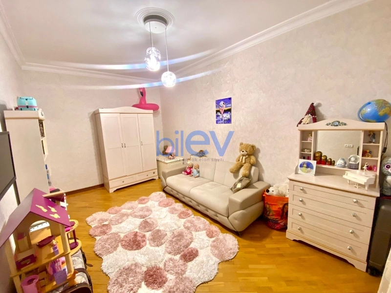 Aylıq Kirayə 4 otaqlı Köhnə Tikili bina evi  140m², Bakı