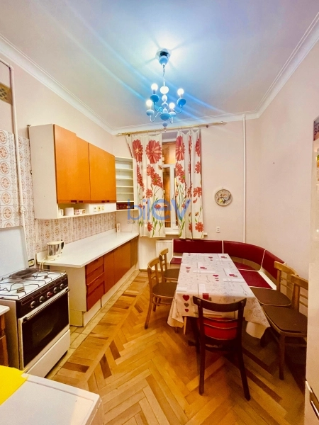 Aylıq Kirayə 2 otaqlı Köhnə Tikili bina evi  60m², Bakı