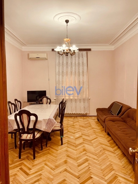 Aylıq Kirayə 2 otaqlı Köhnə Tikili bina evi  60m², Bakı