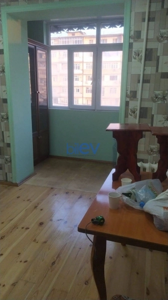 Aylıq Kirayə 3 otaqlı Köhnə Tikili bina evi  61m², Bakı