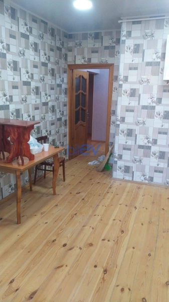 Aylıq Kirayə 3 otaqlı Köhnə Tikili bina evi  61m², Bakı