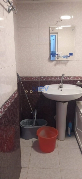 Aylıq Kirayə 3 otaqlı Köhnə Tikili bina evi  61m², Bakı