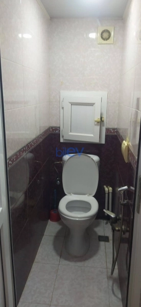 Aylıq Kirayə 3 otaqlı Köhnə Tikili bina evi  61m², Bakı