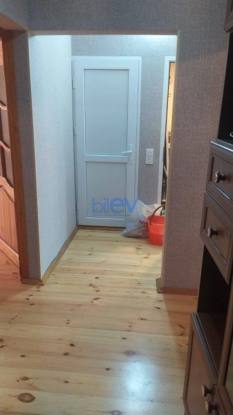 Aylıq Kirayə 3 otaqlı Köhnə Tikili bina evi  61m², Bakı