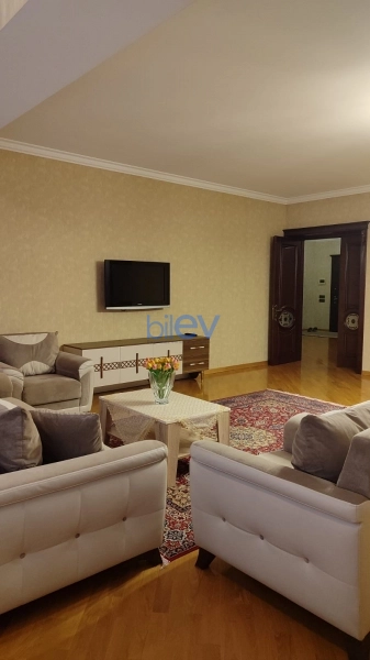 Aylıq Kirayə 2 otaqlı Yeni Tikili bina evi  115m², Bakı