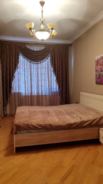 Aylıq Kirayə 2 otaqlı Yeni Tikili bina evi  115m², Bakı