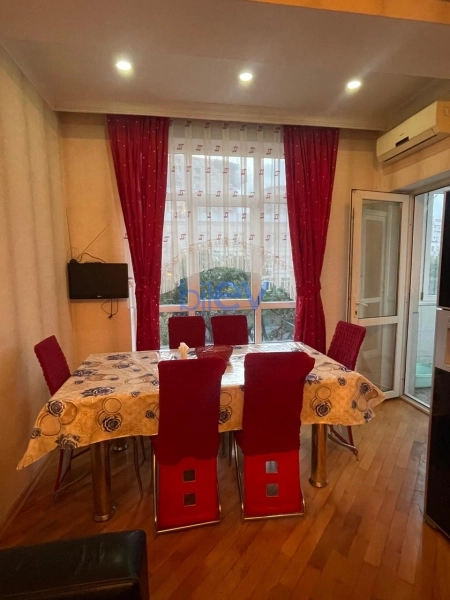 Aylıq Kirayə 4 otaqlı Yeni Tikili bina evi  170m², Bakı