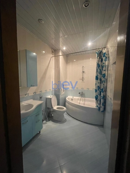 Aylıq Kirayə 4 otaqlı Yeni Tikili bina evi  170m², Bakı