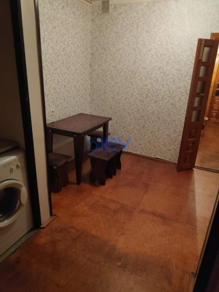 Aylıq Kirayə 2 otaqlı Köhnə Tikili bina evi  50m², Bakı