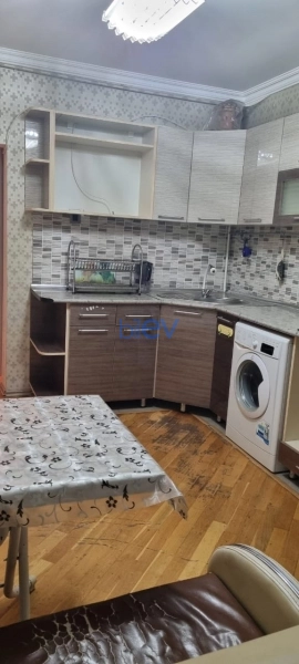 Aylıq Kirayə 2 otaqlı Köhnə Tikili bina evi  55m², Bakı