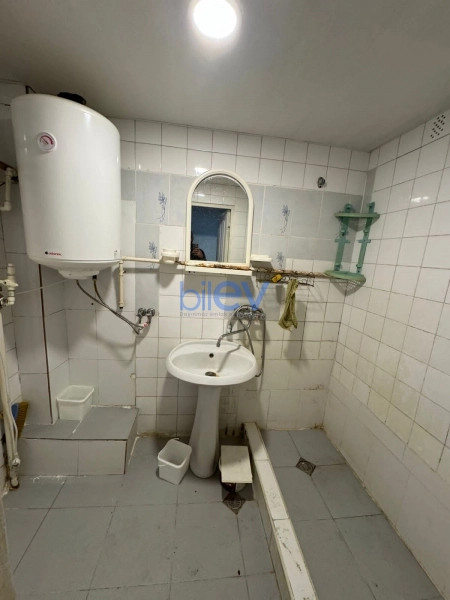 Satış 3 otaqlı Köhnə Tikili bina evi  63m², Bakı