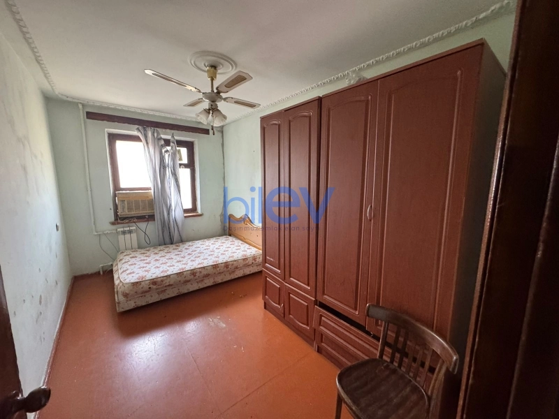 Satış 3 otaqlı Köhnə Tikili bina evi  63m², Bakı