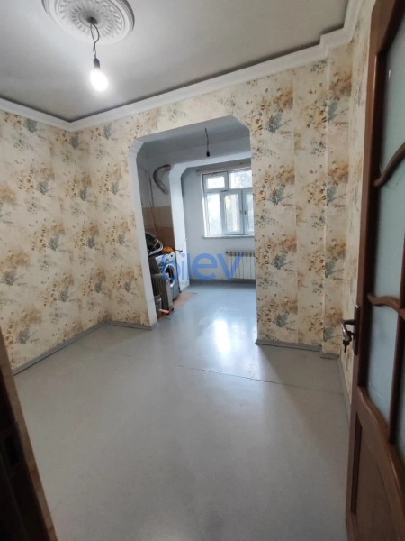 Aylıq Kirayə 2 otaqlı Köhnə Tikili bina evi  55m², Bakı