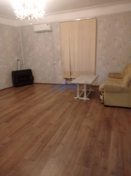 Aylıq Kirayə 2 otaqlı Köhnə Tikili bina evi  60m², Bakı