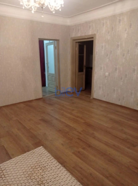 Aylıq Kirayə 2 otaqlı Köhnə Tikili bina evi  60m², Bakı