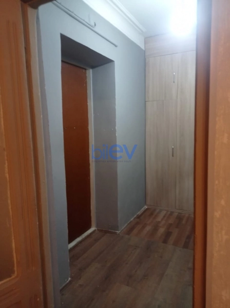 Aylıq Kirayə 2 otaqlı Köhnə Tikili bina evi  60m², Bakı