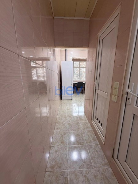 Aylıq Kirayə 3 otaqlı Köhnə Tikili bina evi  80m², Bakı