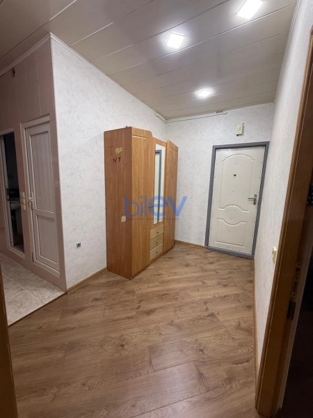 Aylıq Kirayə 3 otaqlı Köhnə Tikili bina evi  80m², Bakı