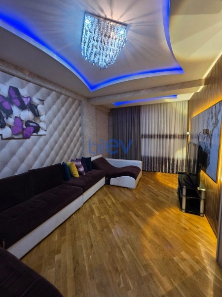 Aylıq Kirayə 3 otaqlı Yeni Tikili bina evi  100m², Bakı