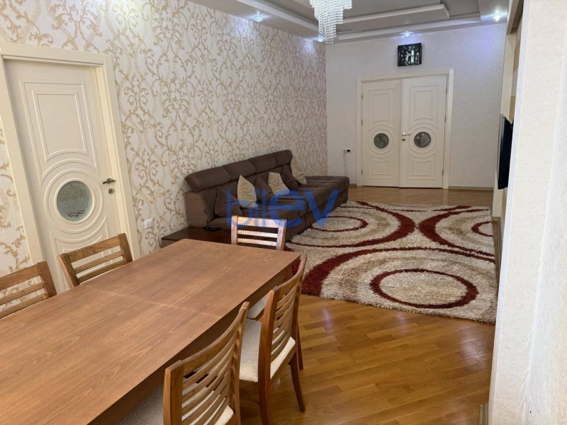 Aylıq Kirayə 4 otaqlı Yeni Tikili bina evi  110m², Bakı