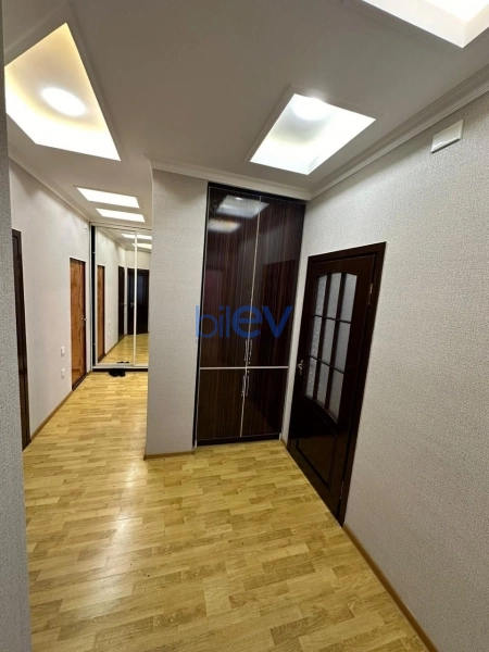 Aylıq Kirayə 2 otaqlı Yeni Tikili bina evi  110m², Bakı