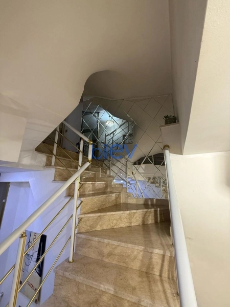 Satış 10 otaqlı Obyekt  350m², Bakı