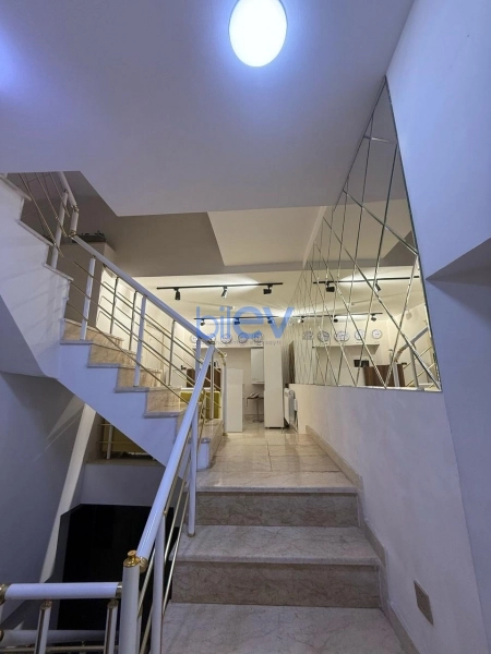 Satış 10 otaqlı Obyekt  350m², Bakı