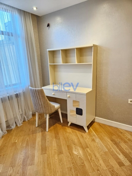 Aylıq Kirayə 3 otaqlı Yeni Tikili bina evi  82m², Bakı