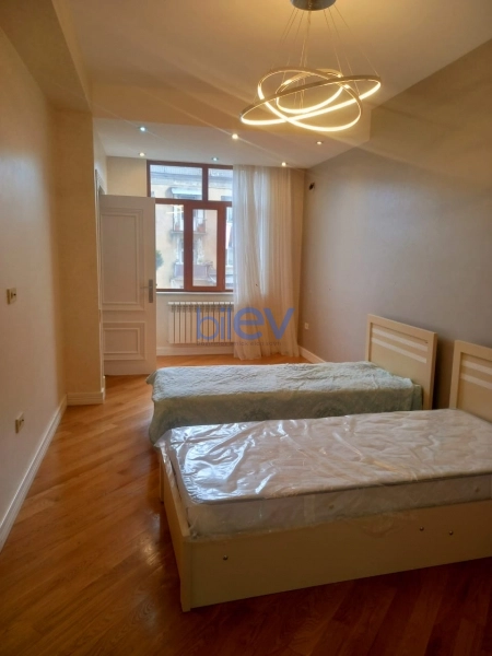Aylıq Kirayə 3 otaqlı Yeni Tikili bina evi  82m², Bakı