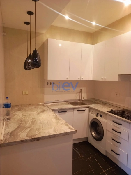 Aylıq Kirayə 3 otaqlı Yeni Tikili bina evi  82m², Bakı