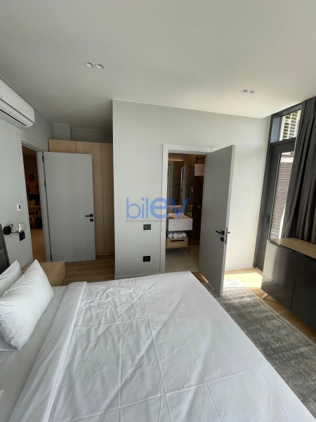 Aylıq Kirayə 3 otaqlı Yeni Tikili bina evi  150m², Bakı