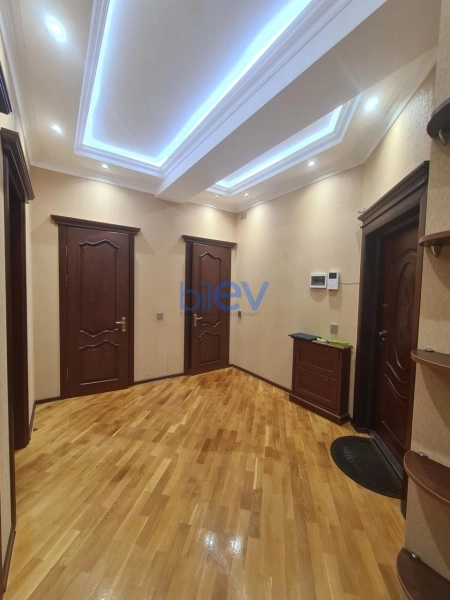 Aylıq Kirayə 2 otaqlı Yeni Tikili bina evi  95m², Bakı