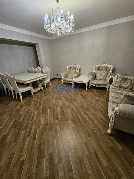 Aylıq Kirayə 3 otaqlı Köhnə Tikili bina evi  75m², Bakı