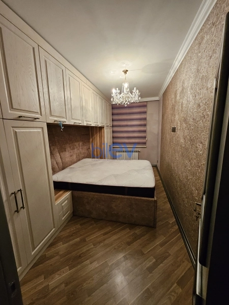 Aylıq Kirayə 3 otaqlı Köhnə Tikili bina evi  75m², Bakı