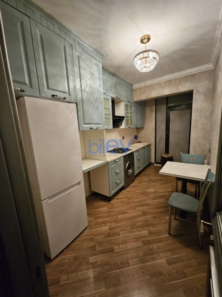 Aylıq Kirayə 3 otaqlı Köhnə Tikili bina evi  75m², Bakı